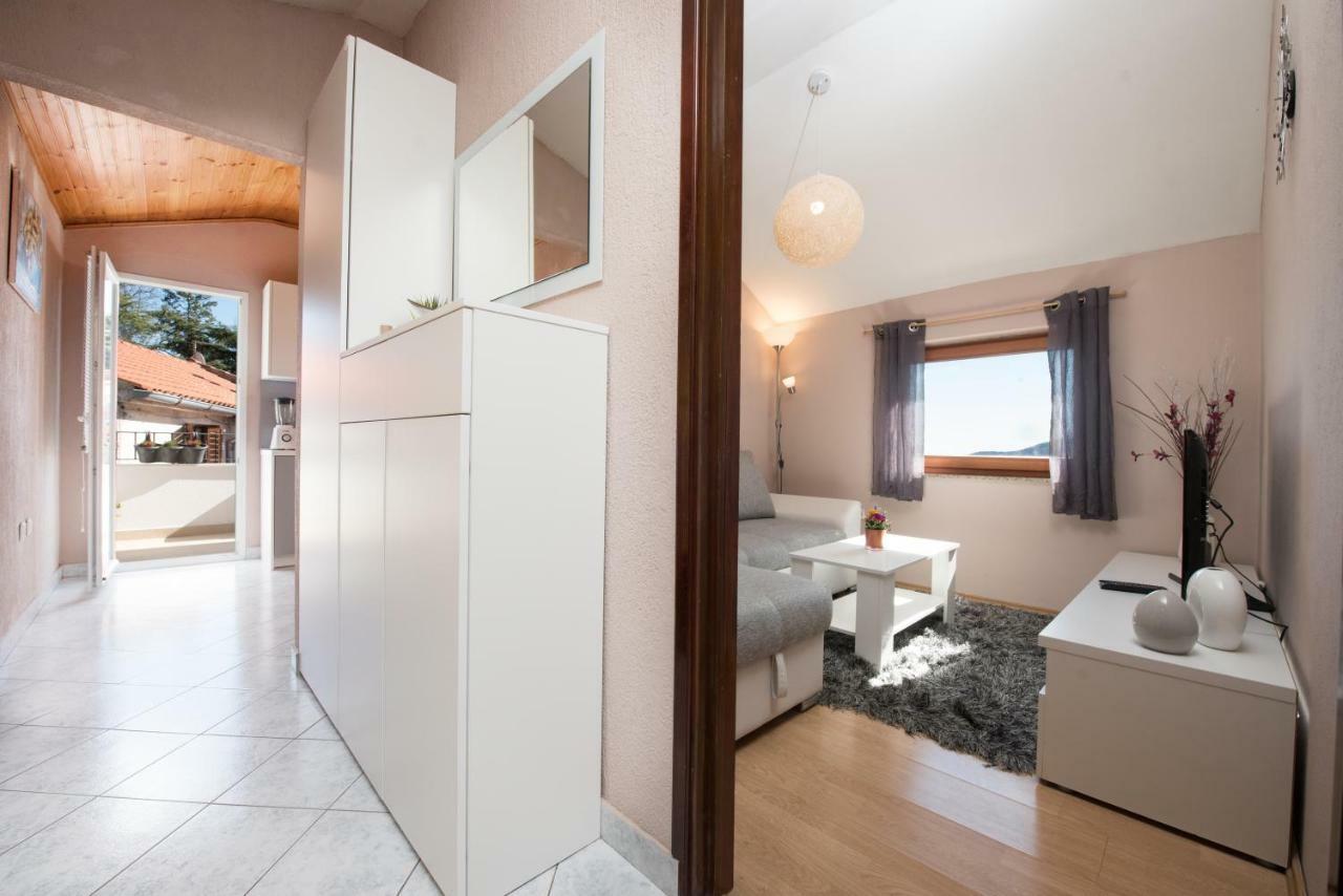Lola Apartment Veprinac Ngoại thất bức ảnh
