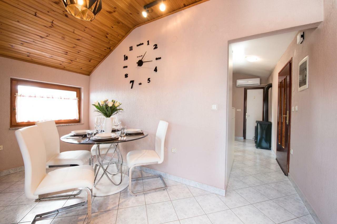 Lola Apartment Veprinac Ngoại thất bức ảnh